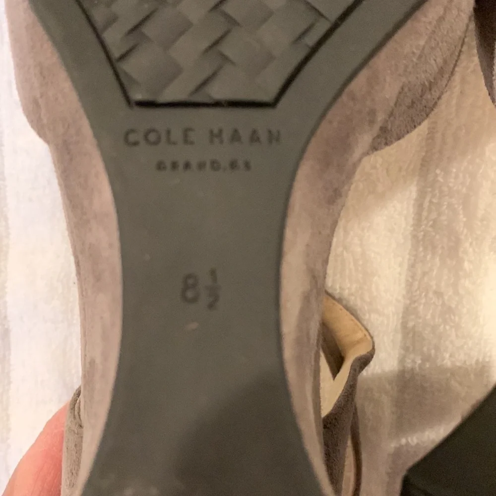 COLE HAAN Womens Gray Suede Strappy Wedge. Size 8.5. Very Nice.‌‌‌